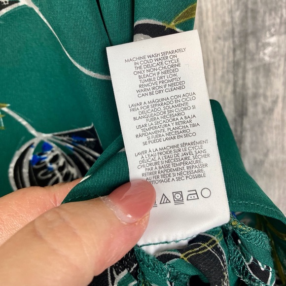 CAbi Green Floral Hi Lo Ruffle Hem Tank Size Medium. - Picture 6 of 9